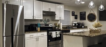 Cozy Getaway Pet Friendly 10 mins Busch Gardens/Adventure Island