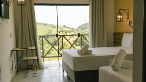 Suite, Lake View | 1 bedroom, in-room safe, blackout drapes, soundproofing