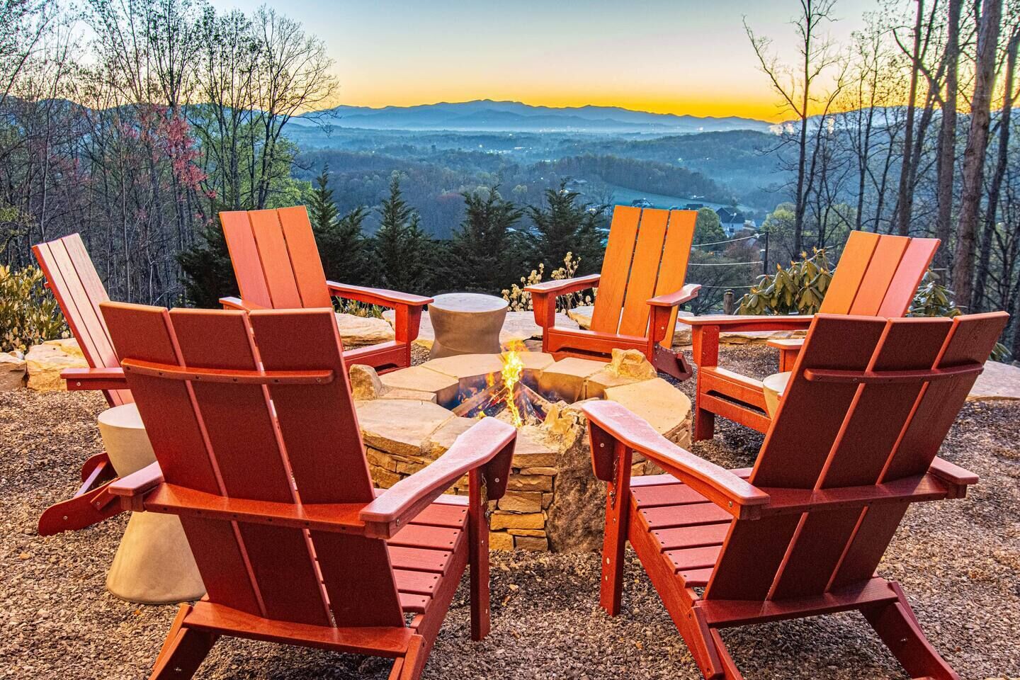 Hot Tub & Asheville Mountain Views! Game Rm & Movie Theatre!