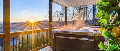 Outdoor spa tub