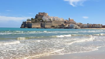 Una spiaggia nelle vicinanze