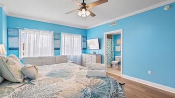 5 bedrooms, desk, iron/ironing board, travel crib