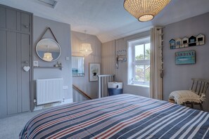 3 bedrooms, free WiFi, bed sheets - Bulmer Cottage | Winterton Cottages (Winterton-on-Sea)