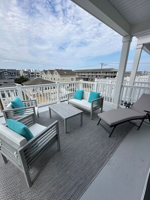 Property grounds - Luxurious Bay & Ocean View Home- 2 blocks away from the beach and boardwalk! (Seaside Heights)
