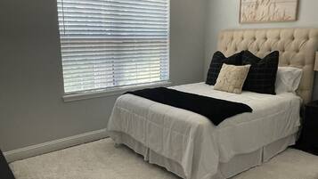 7 bedrooms, desk, free WiFi, bed sheets