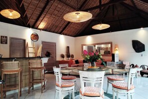 Dining - Villa Parianca (Canggu)
