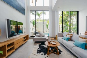 Basic Villa | Living area | TV, streaming services - Villa Léa (Canggu)