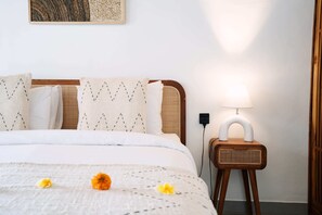 Basic Villa | 2 bedrooms, desk, laptop workspace, bed sheets - Villa Casa Coco (Munggu)
