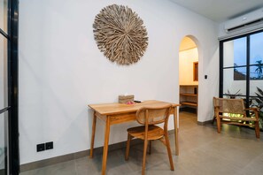 Basic Villa | Dining - Villa Alveena (Canggu)