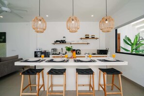 Villa – basic | Eget kjøkken | Kjøleskap, mikrobølgeovn, kokeplater og vannkoker