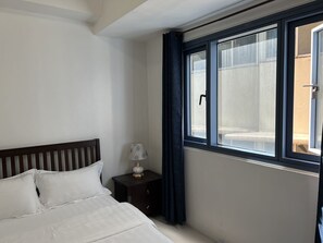 1 bedroom, WiFi, bed sheets - US Embassy Apartments at Bay Sunset (Manila)