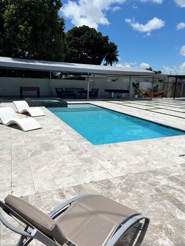 Poolside Retreat Haven close to MIA Airport