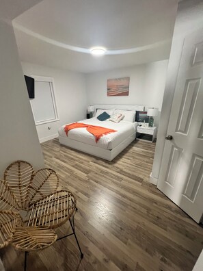 3 bedrooms, iron/ironing board, travel cot, free WiFi - Poolside Retreat Haven close to MIA Airport (Miami)