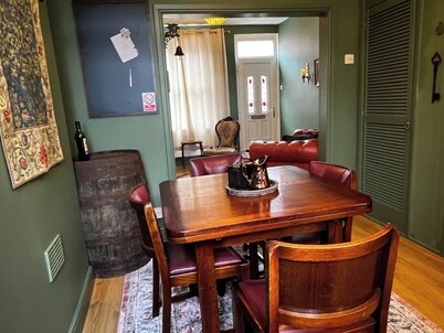 Robin’s Hollow: 2BD Home Near Wrexham AFC