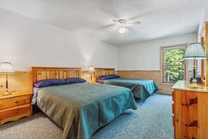 4 bedrooms, iron/ironing board, travel cot, free WiFi