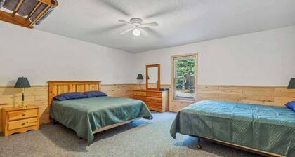 Lakeside Condo #20 4BR 4BA Timberlane Resort