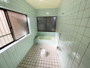 Hair dryer, towels - Nonsmoking Japanesestyle detached house standing next to virgin forest Building No 3  / Shimanto Kōchi (Shimanto)