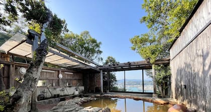 Nonsmoking Japanesestyle detached house surrounded by virgin forest Building 1 / Shimanto Kōchi