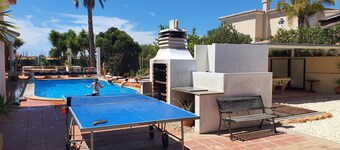 Villa 300m to the Atlantic, 16 people with beach volleyball court and billiards