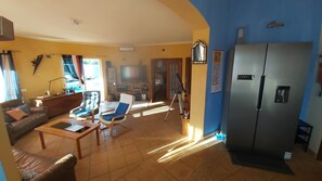 Smart-TV, Kamin, DVD-Player, Tischfußball