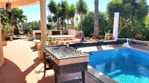 Outdoor pool - Oceanfront Villa, 8 rooms, 2 kitchen, billiards, volleyball (Carvoeiro)