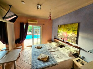 6 bedrooms, in-room safe, desk, iron/ironing board - Oceanfront Villa, 8 rooms, 2 kitchen, billiards, volleyball (Carvoeiro)