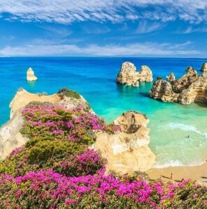 Beach towels - Oceanfront Villa, 8 rooms, 2 kitchen, billiards, volleyball (Carvoeiro)