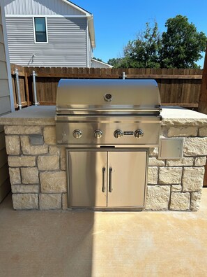 Terrace/patio - 7 Bedroom 7.5 Bathroom Villa Close to Tarleton State & Perfect for Large Groups (Stephenville)