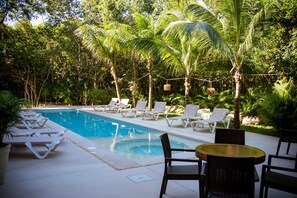 Outdoor pool, open 8:00 AM to 10:00 PM, pool umbrellas - Grand Sirenis (Akumal)
