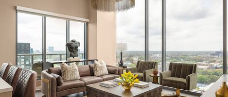 Smart-TV, Kamin, Tischfußball, Tischtennisplatte