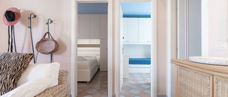 3 slaapkamers, een strijkplank/strijkijzer, wifi, beddengoed