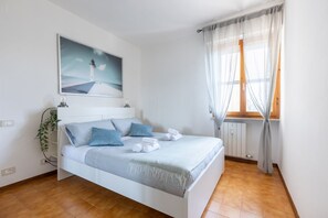 1 chambre, fer et planche Ă repasser, Wi-Fi, draps fournis