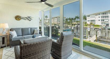 Beautiful Waterfront Condo! 5-minute walk to Fisherman's Village!