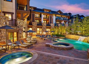 A heated pool - The Sebastian at affordable rates! Vail Village Location with Parking - 5 Star Amenities + Services (Vail)