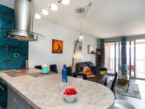 Fridge, microwave, oven, dishwasher - Jaume II by Interhome (Palamós)