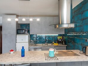 冷蔵庫、電子レンジ、オーブン、食器洗い機