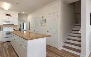 Fridge, microwave, oven, stovetop - Cherry Grove Villas 402 (North Myrtle Beach)