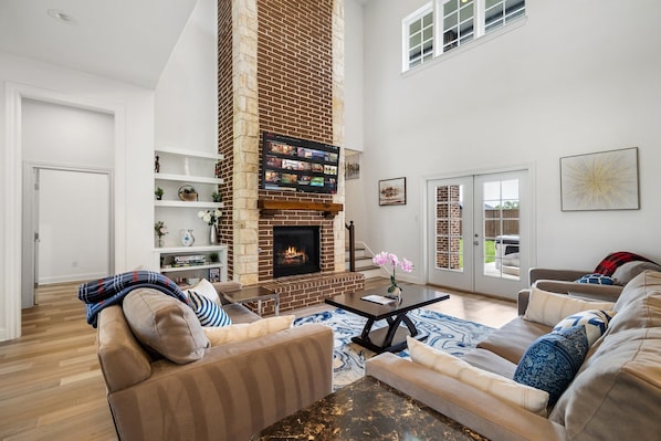 Smart TV, fireplace, computer monitors