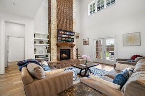 Smart TV, chimenea
