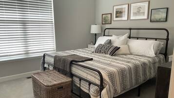 3 bedrooms, desk, iron/ironing board, free WiFi