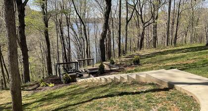 “License To Chill”. Lake Cottage at Tims Ford Lake Golf cart/Fire pit/Marina