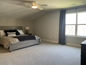 3 Schlafzimmer, Schreibtisch, Bügeleisen/Bügelbrett, kostenloses WLAN