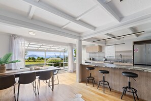 Private kitchen - Ngongotaha Lakeside Home  (Rotorua)