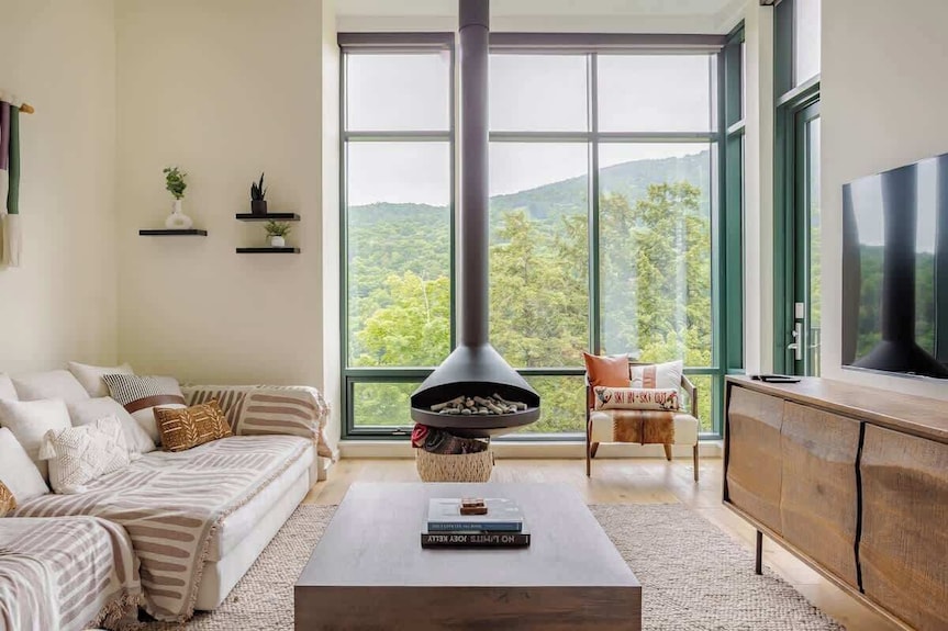 Spruce Peak Resort Ski In/outwith Great Views - Stowe, VT