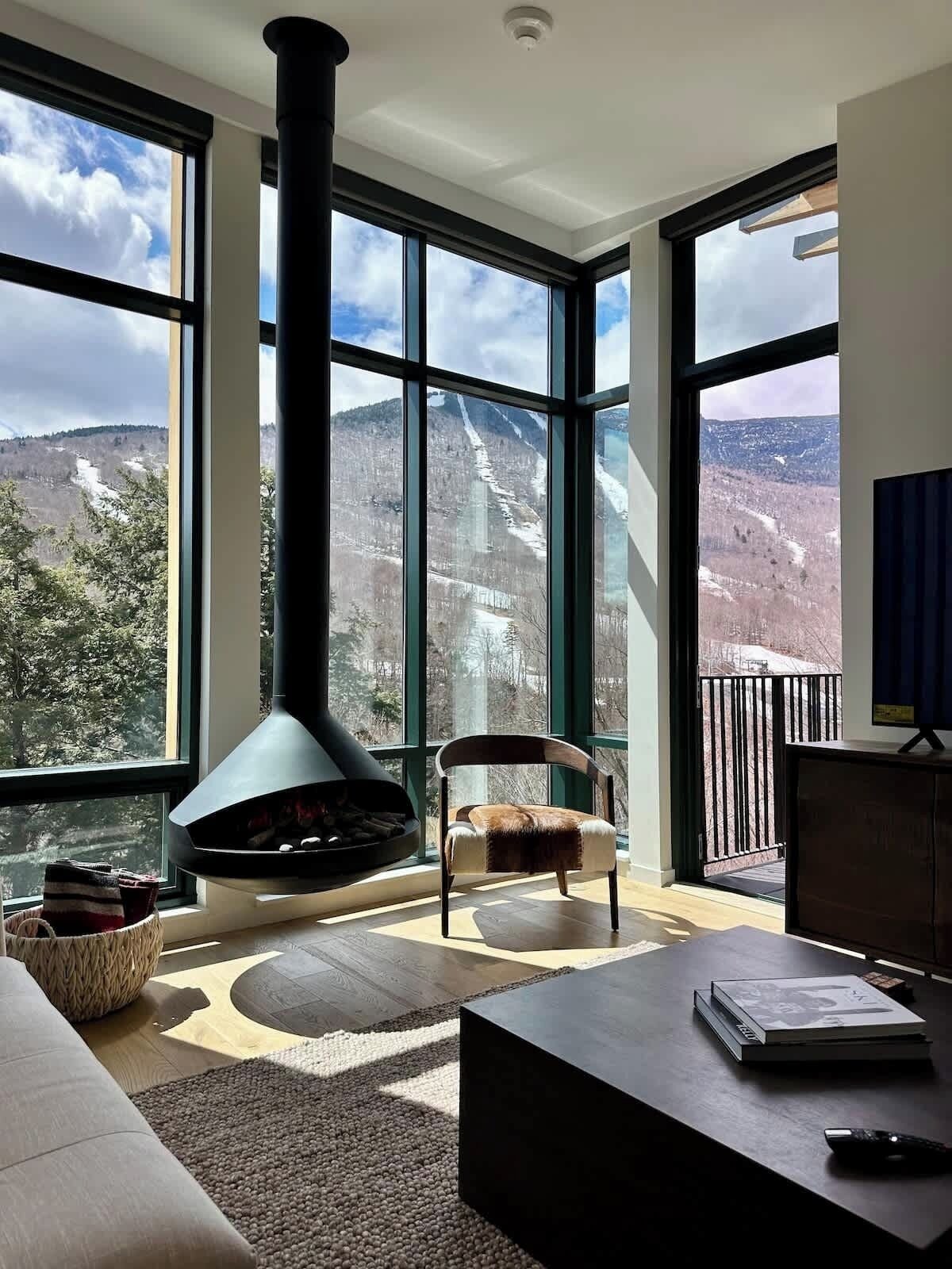 TV, fireplace, offices