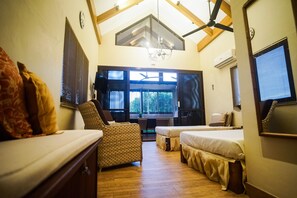 1 chambre, bureau, lit de bébé portatif, Wi-Fi