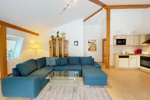 Unclassified image, 2 of 39, button