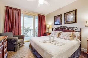 2 slaapkamers, een strijkplank/strijkijzer, wifi, beddengoed