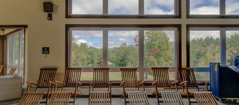 Dog-friendly condo with 4 pools, pickleball, gym, sauna, tennis, game room, BBQ