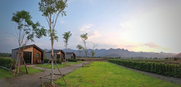 Courtyard - I Love U Homestay at Kanchanaburi (Kanchanaburi)
